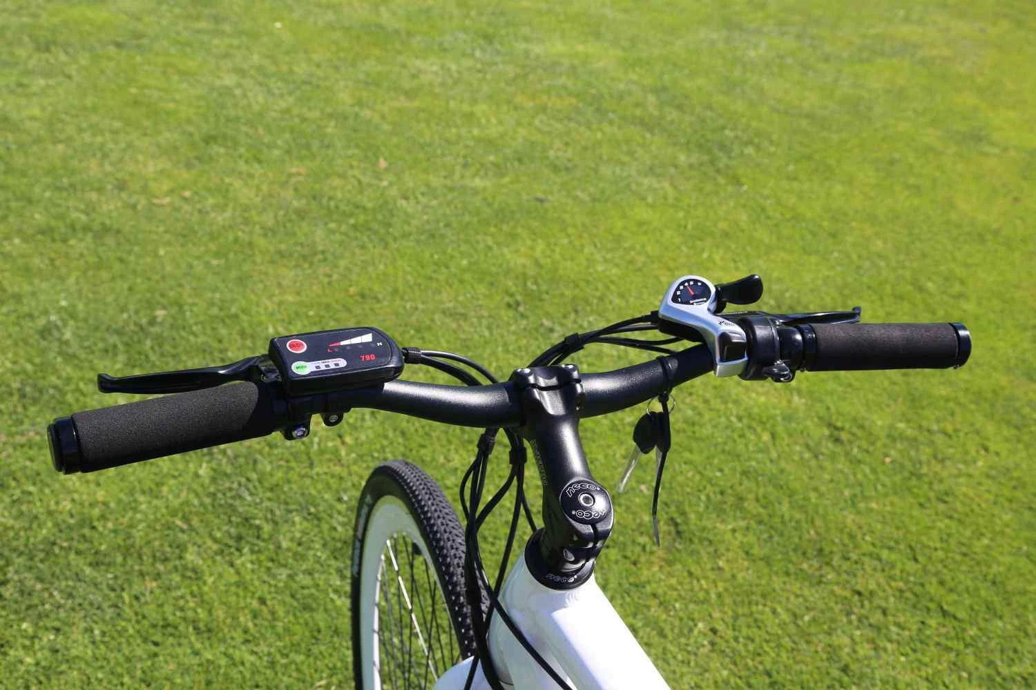 MAXBIK MX-10 ELECTRIC BIKE WHITE 250 WATT Bicycles