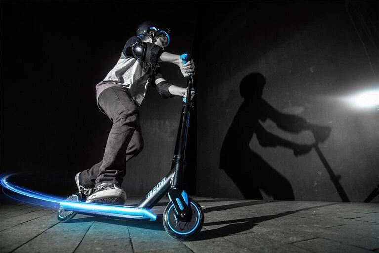 NEON VIPER KIDS SCOOTER - GREEN