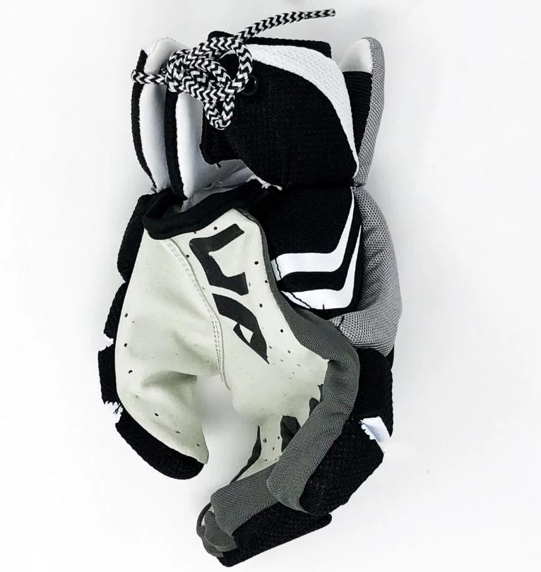 UNDER ARMOUR STRATEGY 2 LACROSSE GLOVES