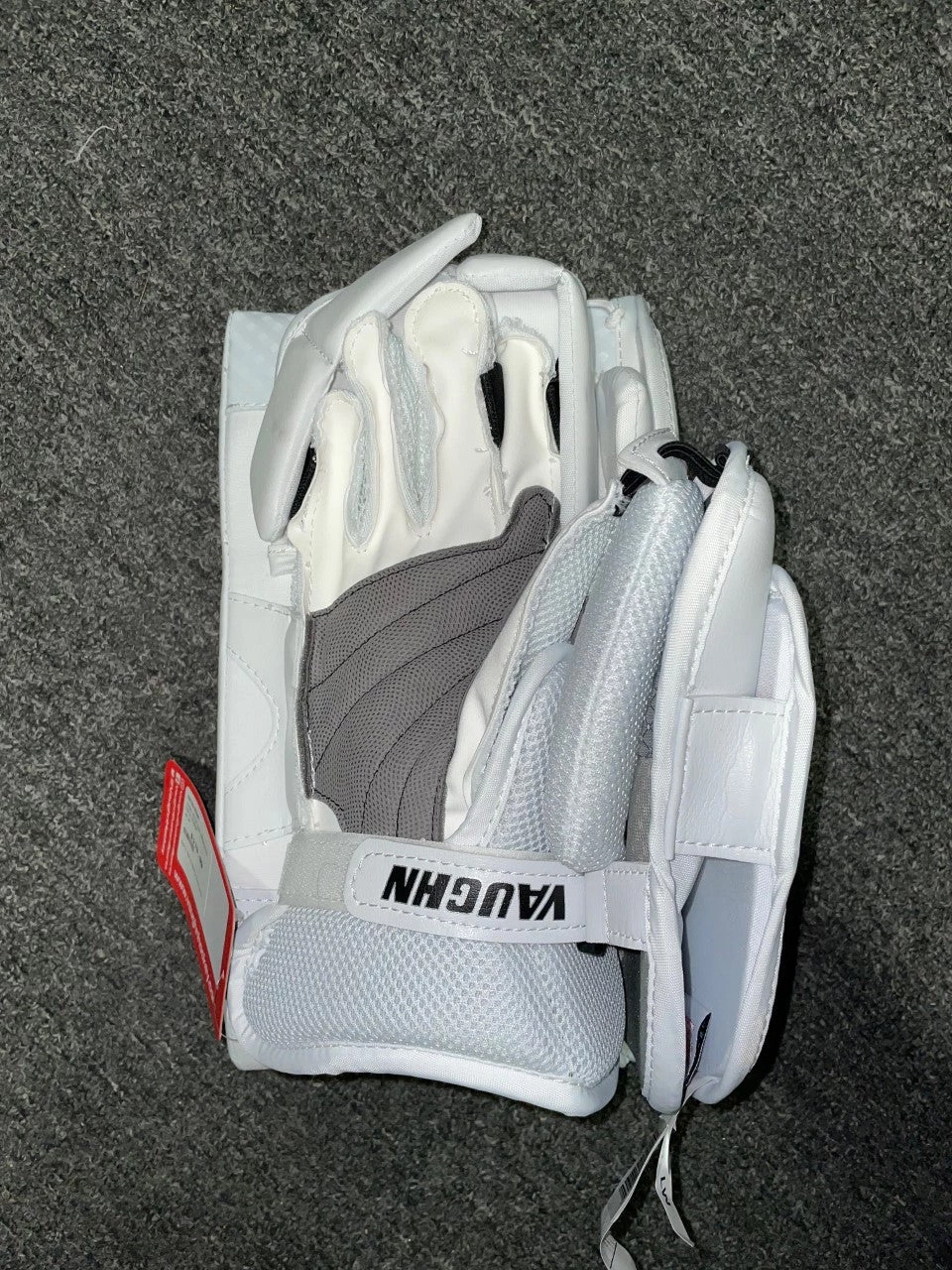 VAUGHN VENTUS SLR2 INTERMEDIATE GOALIE BLOCKER