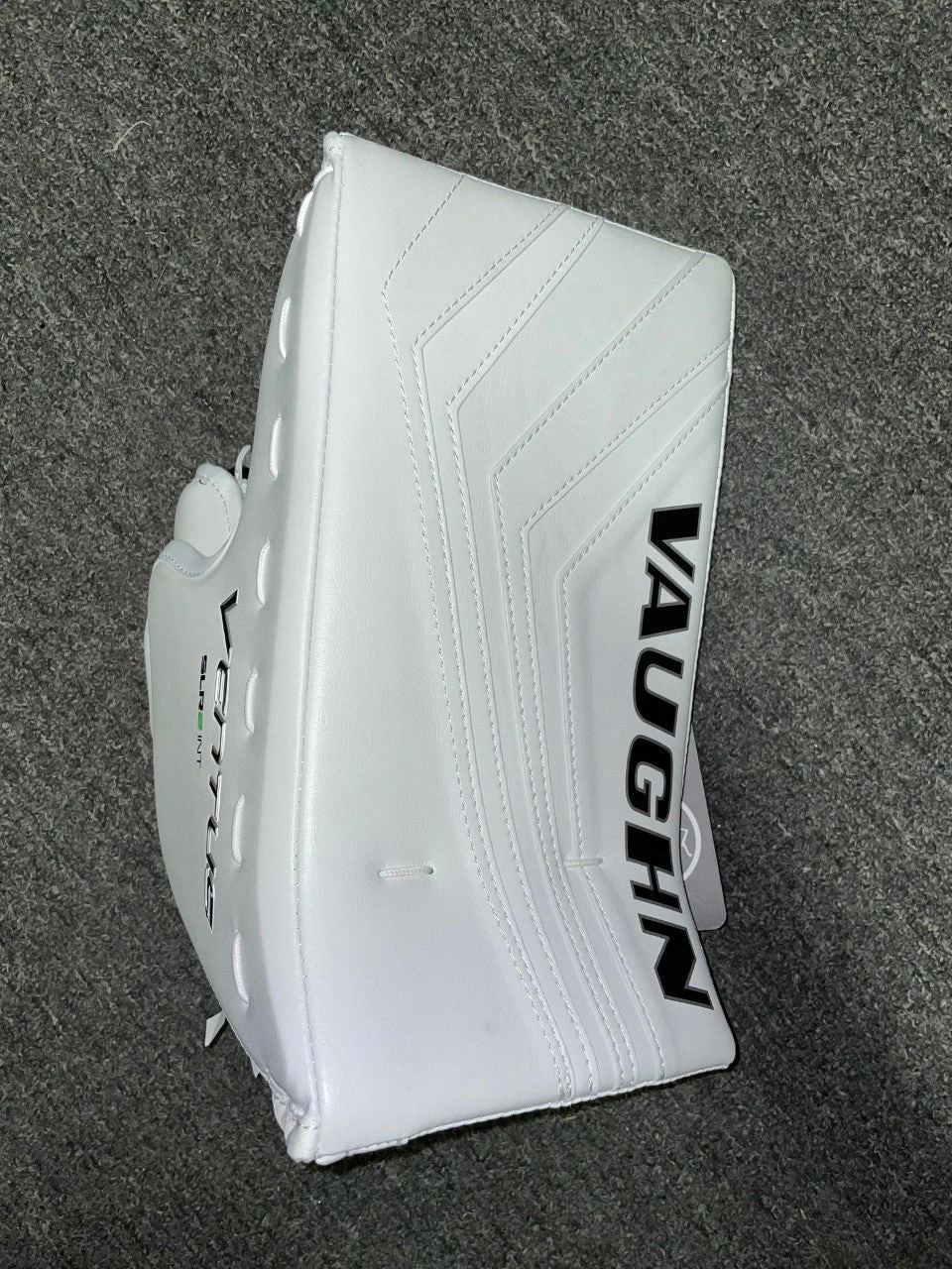 VAUGHN VENTUS SLR2 INTERMEDIATE GOALIE BLOCKER