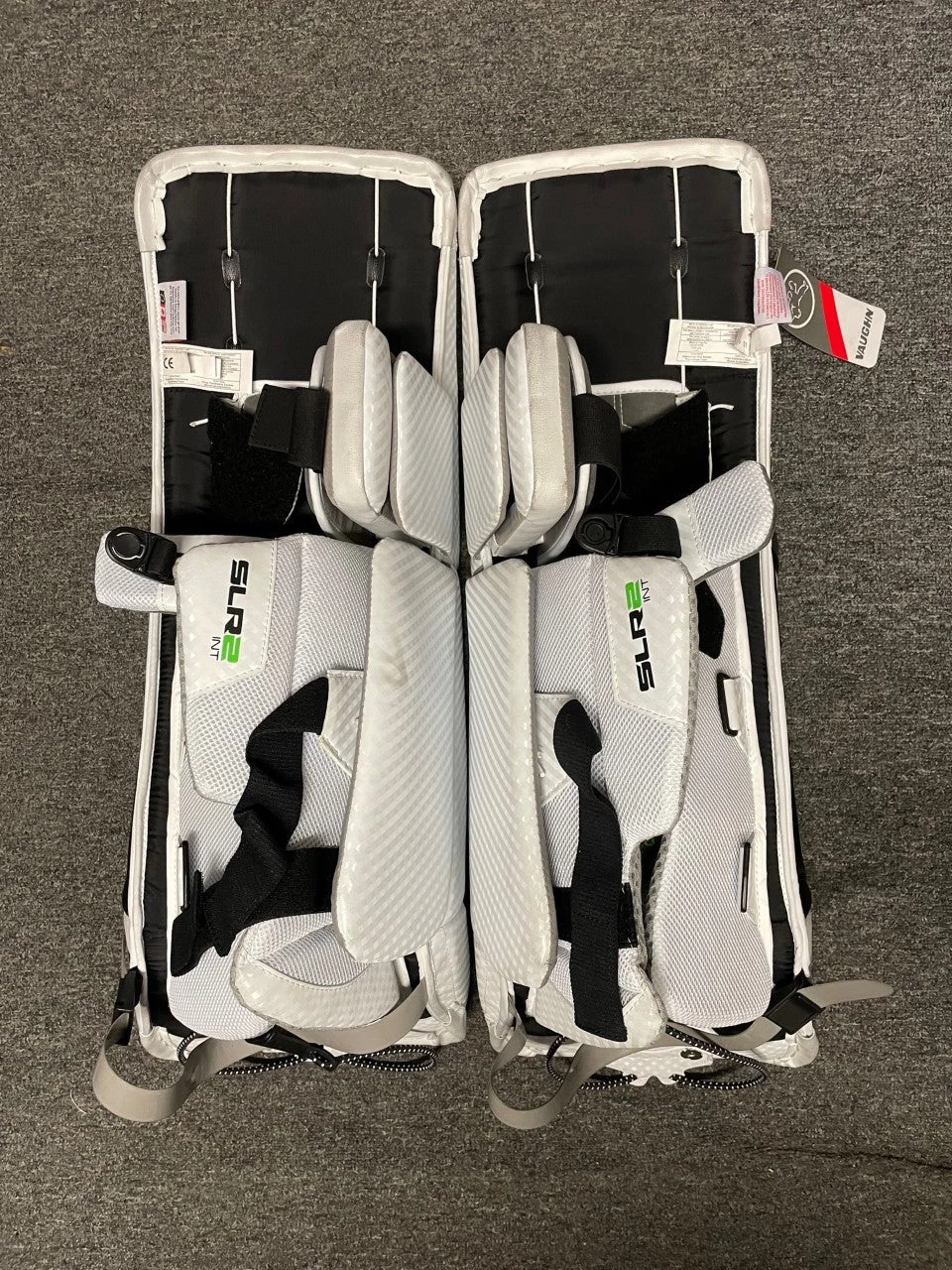 Sports Replay - Sports Excellence Hockey VAUGHN VENTUS SLR2 INTERMEDIATE GOALIE PADS